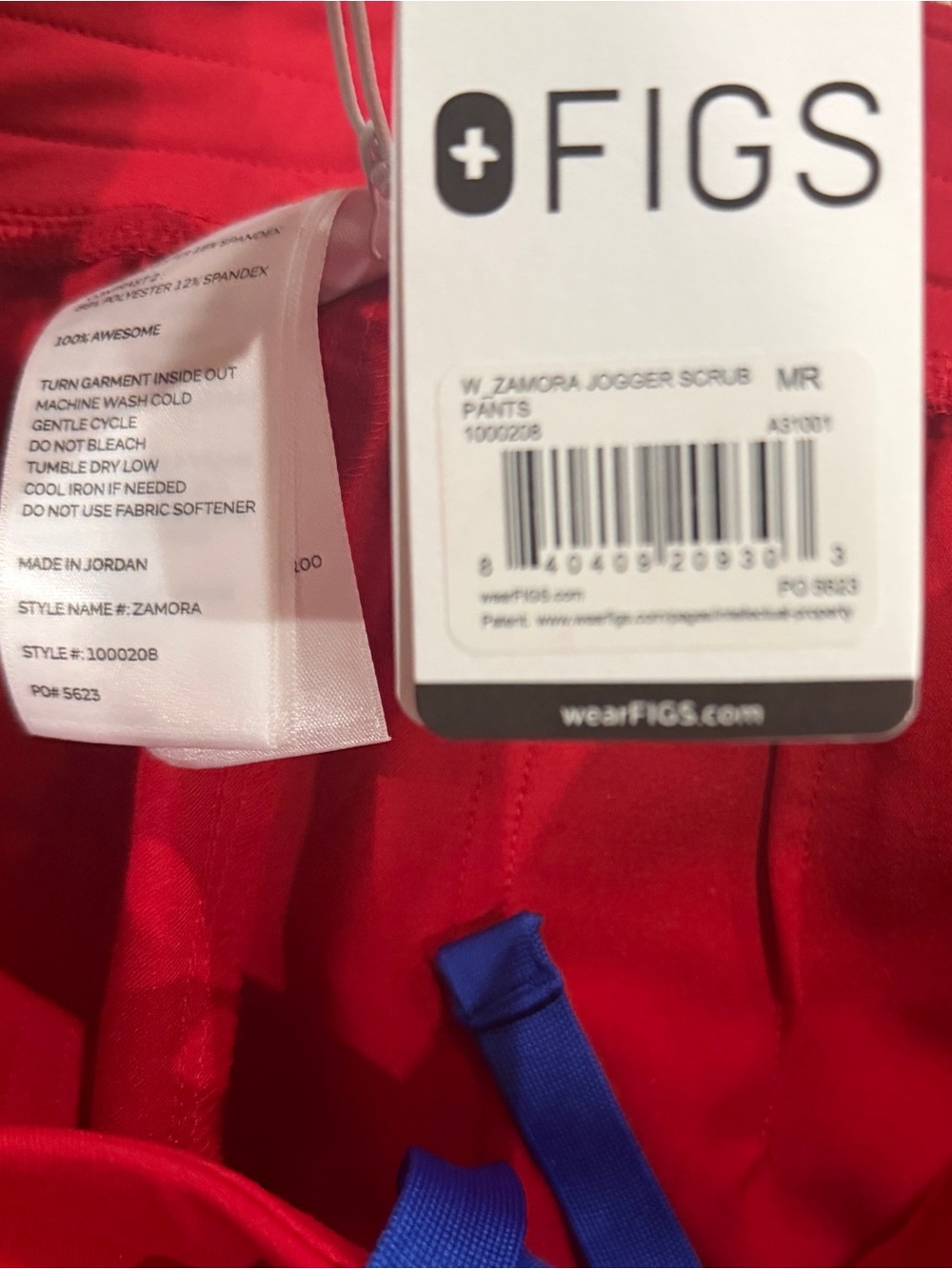 NWT- FIGS Red Scrub Top/Drawstring Jogger Bottoms- Size Medium - Picture 12 of 15
